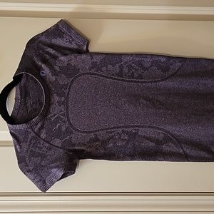 Lululemon Swiftly short sleeve purple (4)